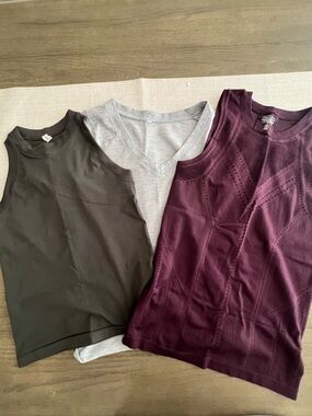 Athleta Bundle of 3 Tops Size Small Renew Tee & Athletic Tanks